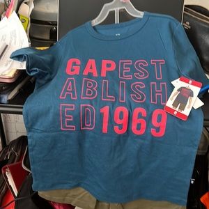Boys Gap shirt set new with tags